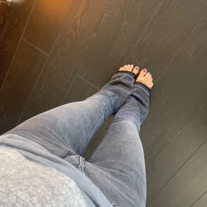 Lowaist jeans - Snygga lågmidjade jeans från hunkydory