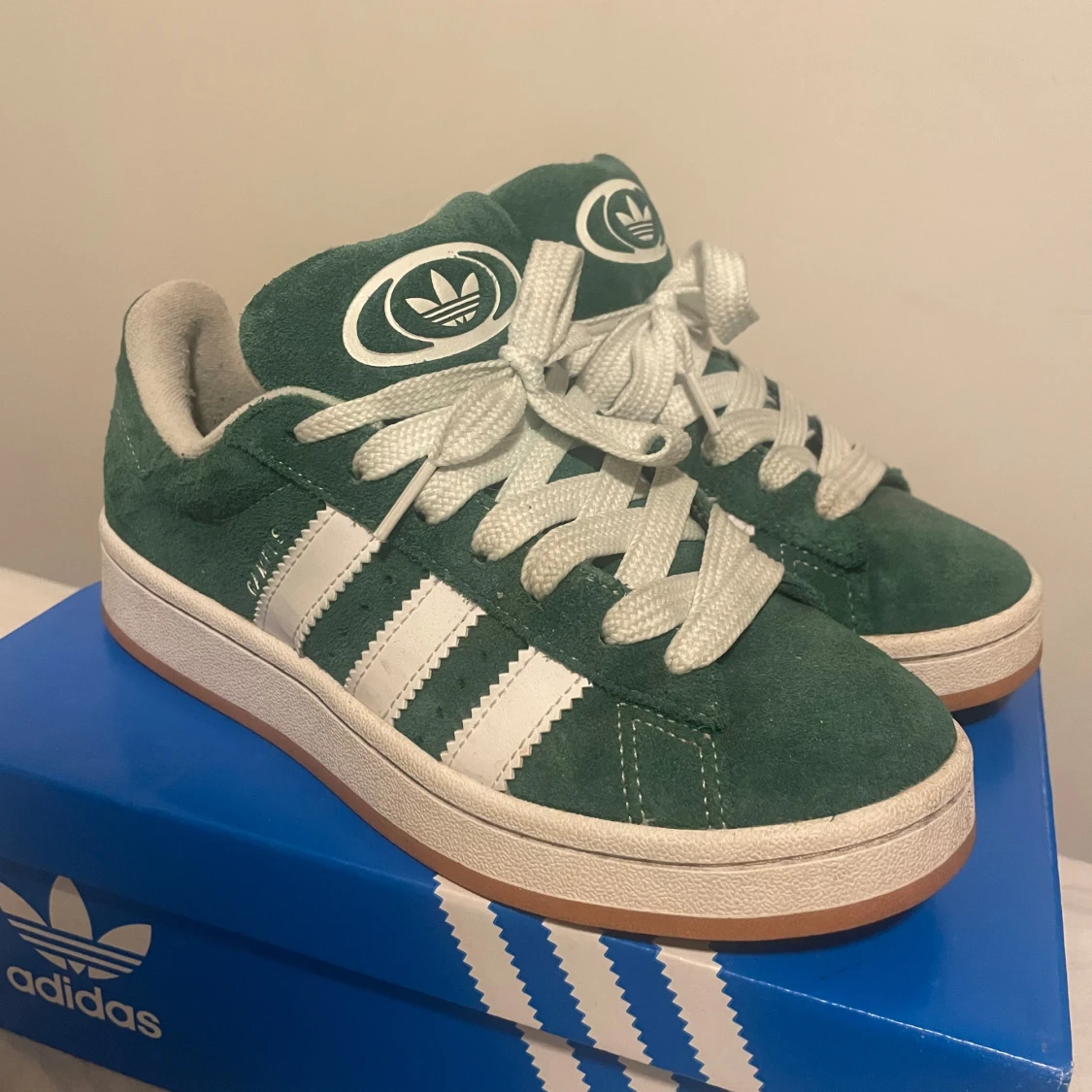 Gröna Adidas Campus sneakers - 1