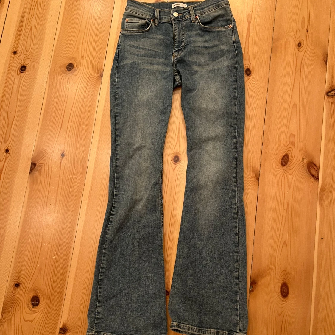 Blå bootcut jeans - 2