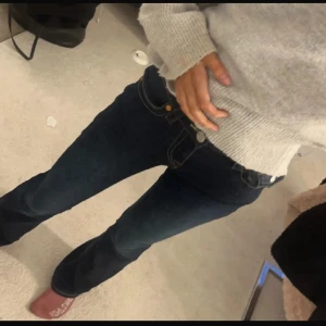 True religion jeans - Snygga jeans, använda typ 3 gånger. Fint skick, innebenslängden 82 ish, tvärs över midjan 38-39🩷