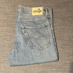Levi’s silvertab loose  - Säljer dessa då dem inte passa. Dem är i ny skick utan några defekter. Om man undrar något eller vill ha fler bilder så är det bara att höra av sig. :) 