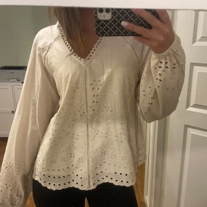 Jättefin blus  - Bra skick 