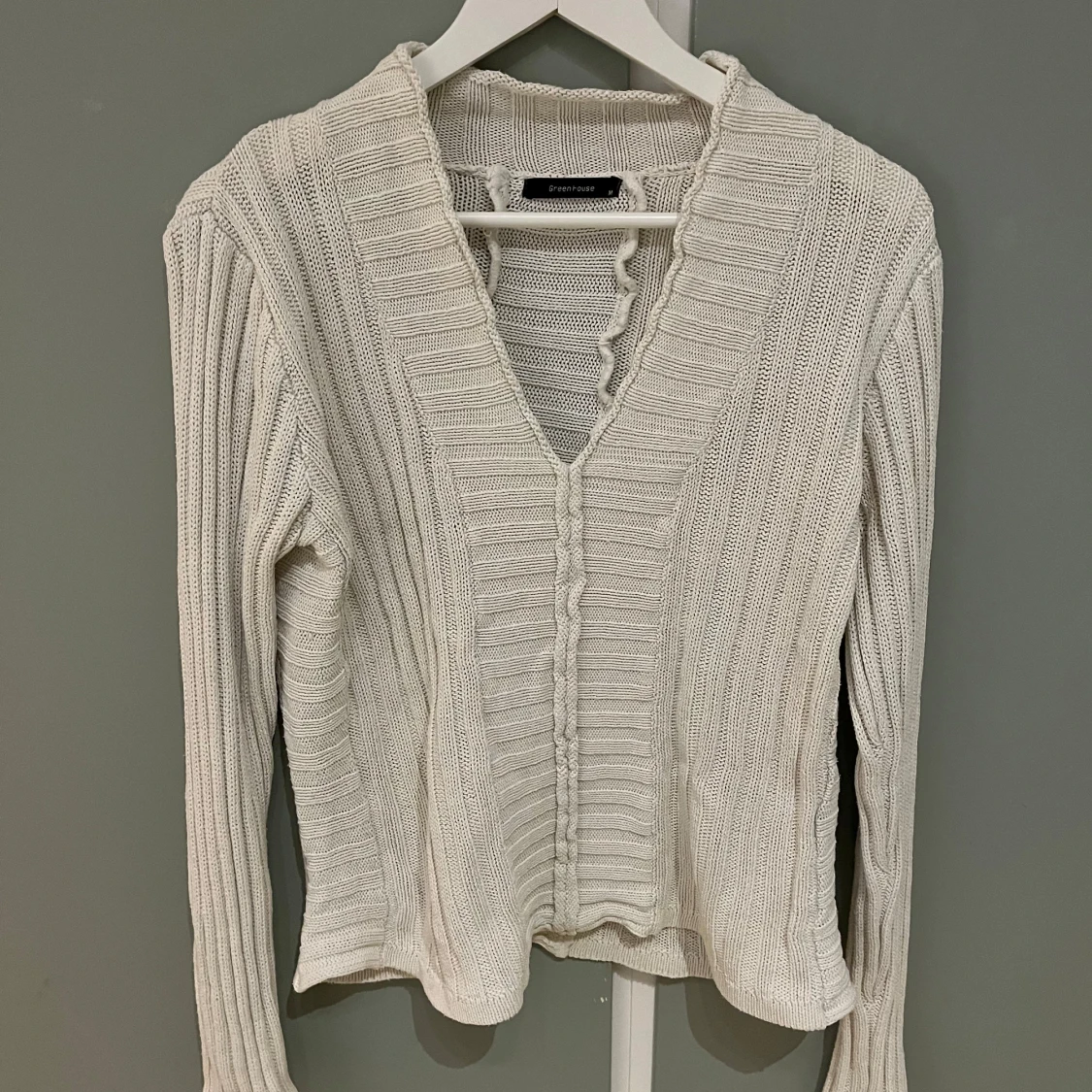 Vit stickad tröja från greenhouse - 1