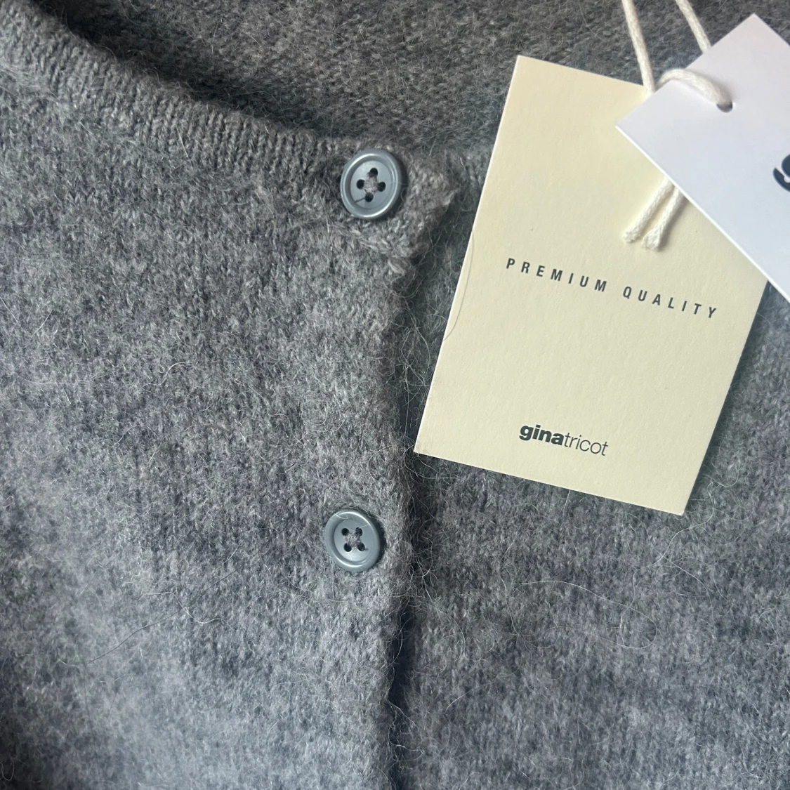 Grå kofta från Gina Tricot - 1