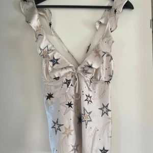 VS nattlinne/topp - Justerbara band, korsad rygg 