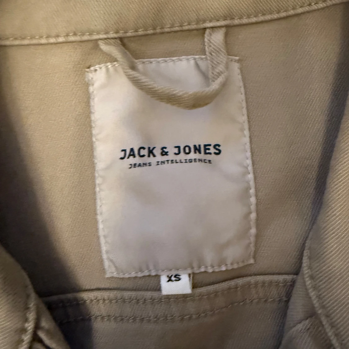 Beige jeansjacka från Jack & Jones - 90