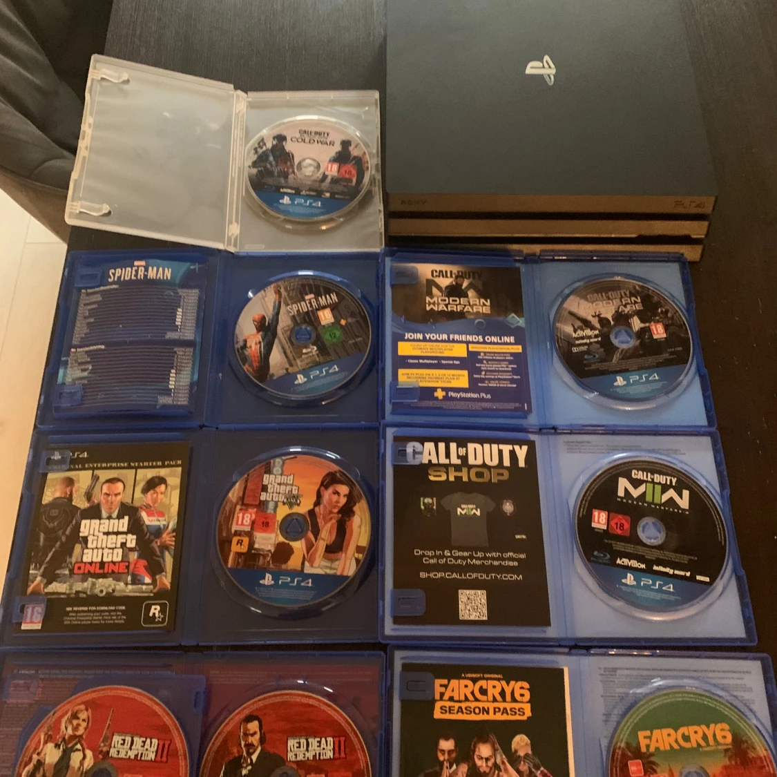 PlayStation 4 Pro med spel