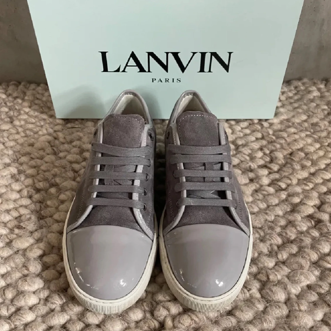 Grå sneakers från Lanvin - 90