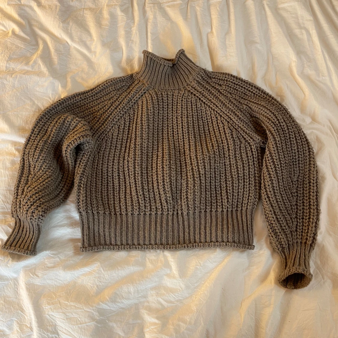 Brun stickad tröja - 1