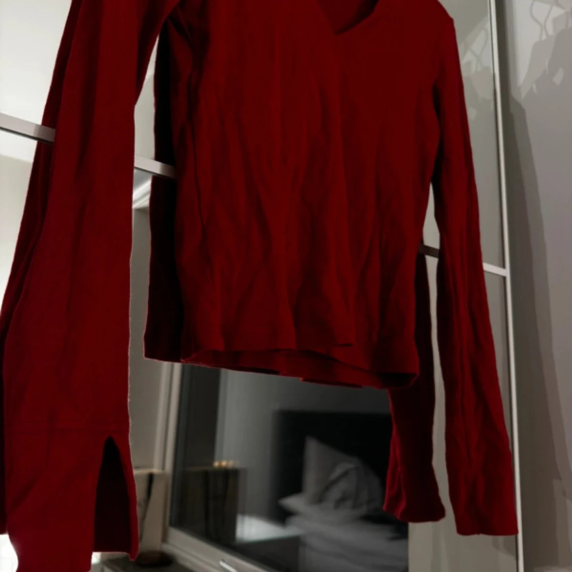 Vinröd tröja med v-ringning - 90