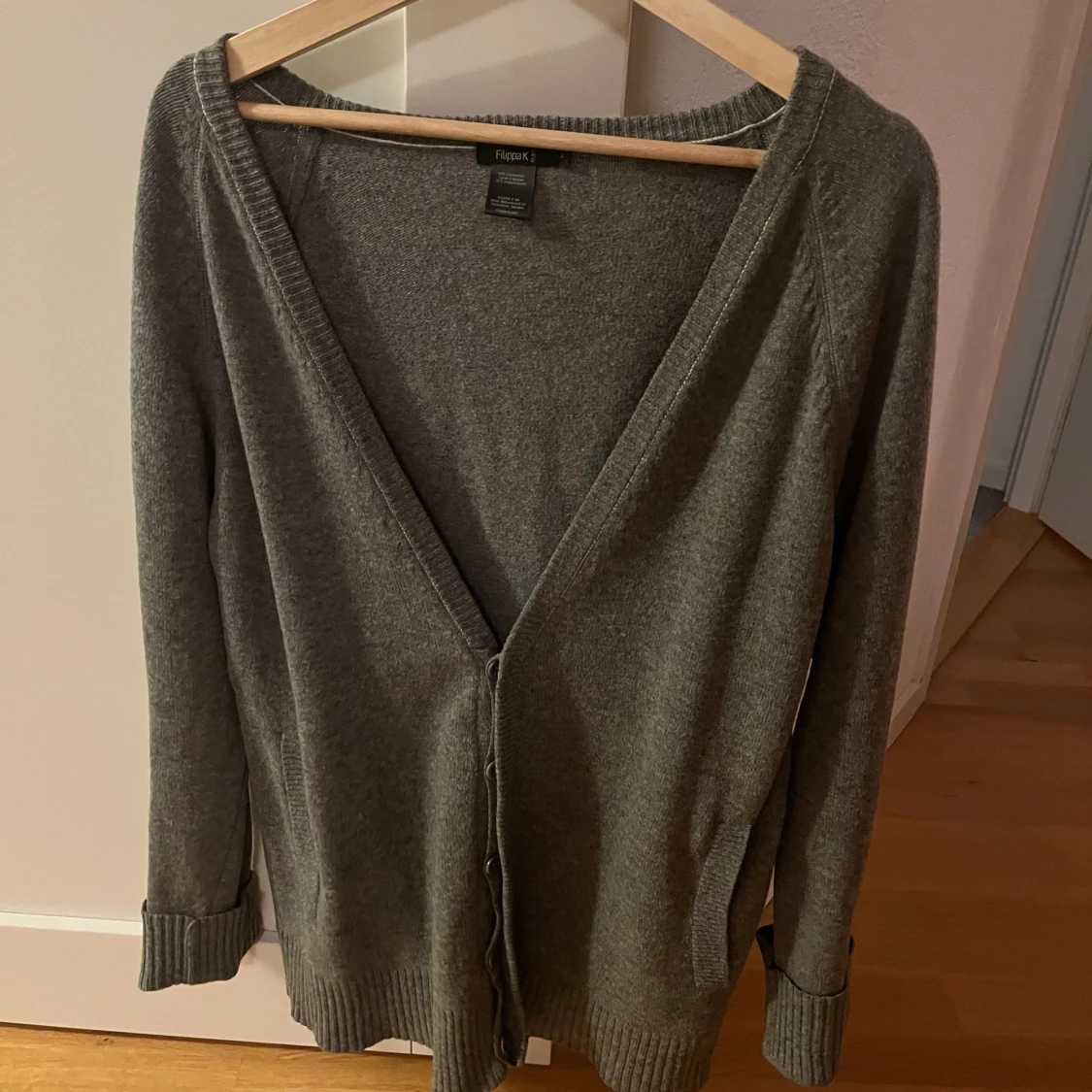 Grå kofta från Filippa K