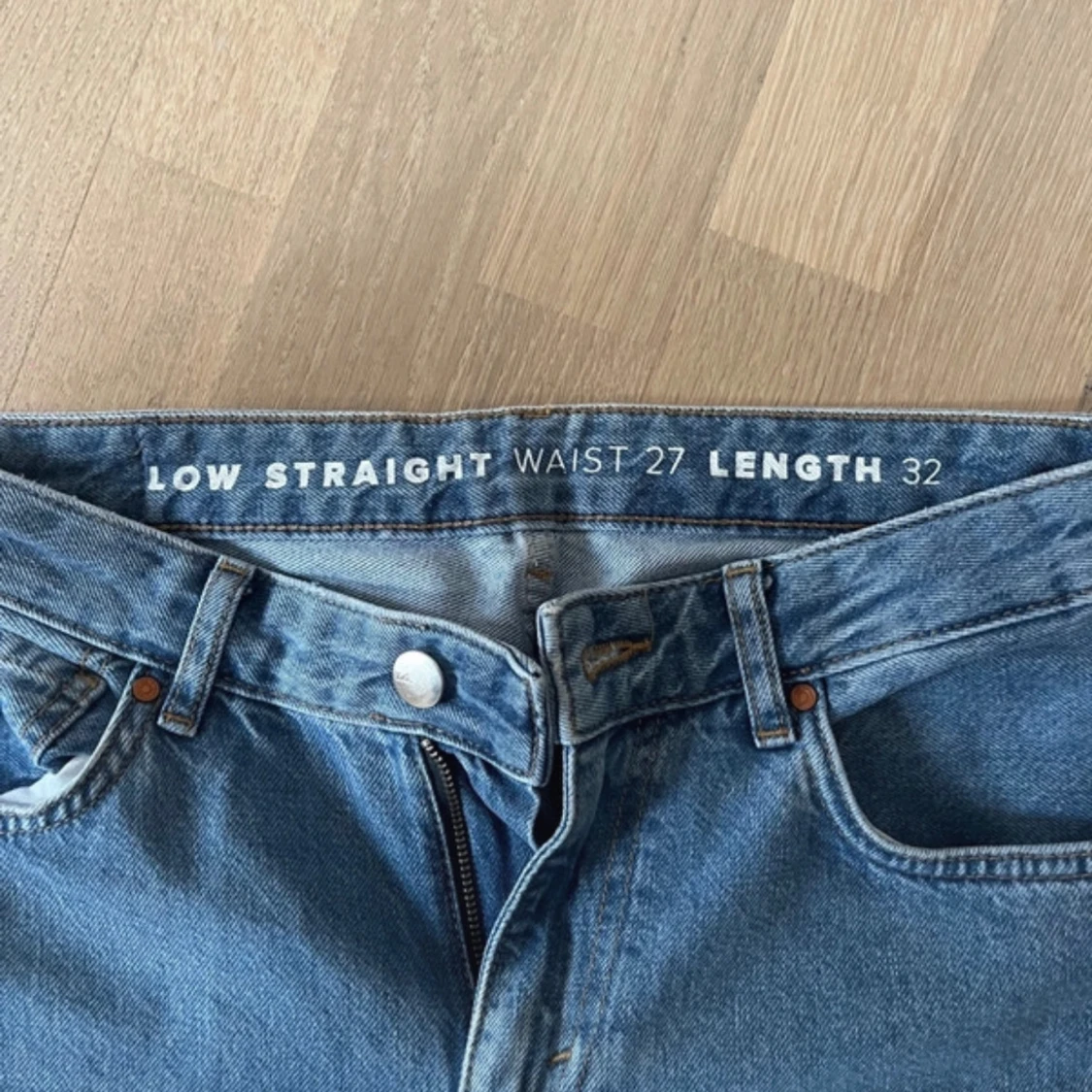 Blå jeans med låg midja - 90