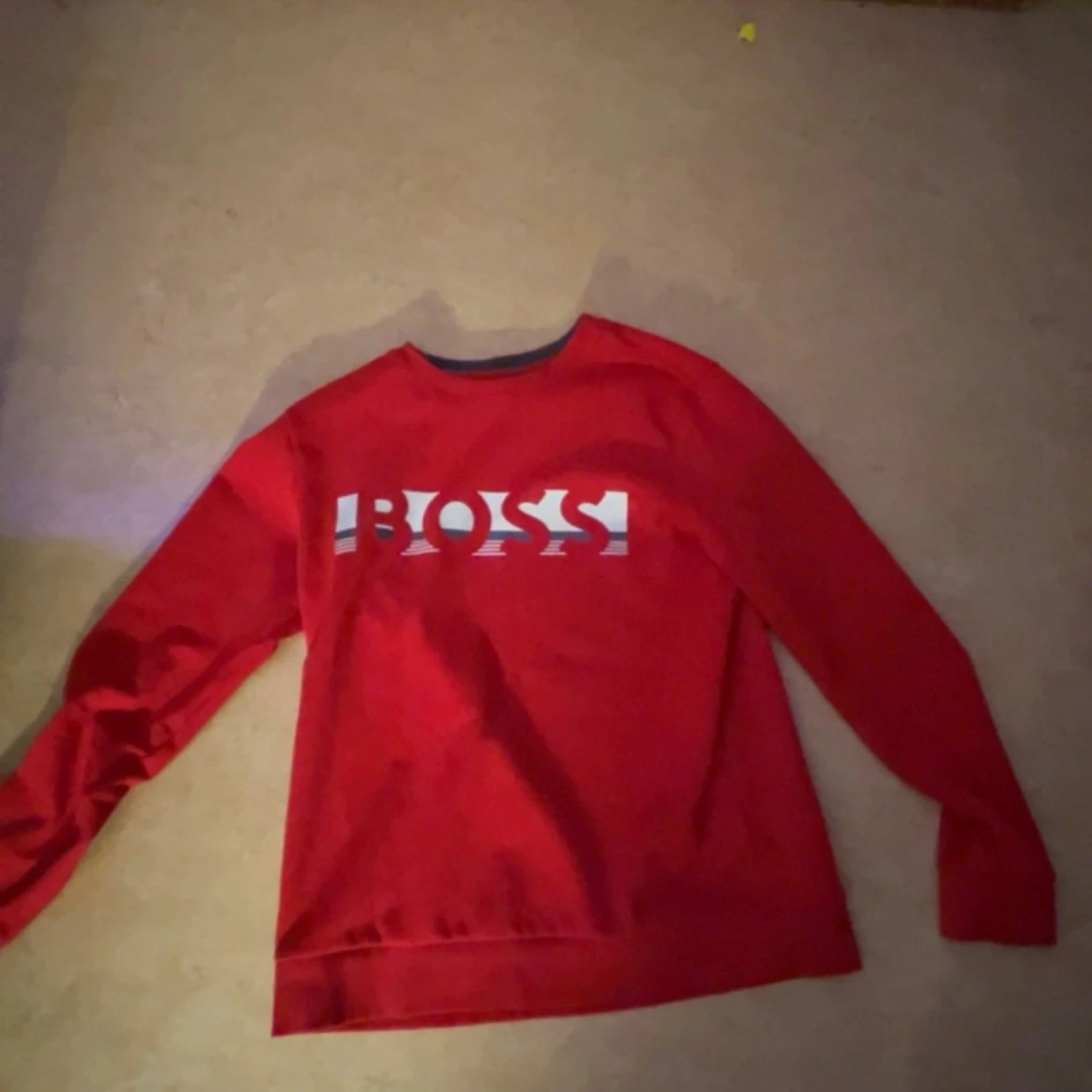 Röd tröja från Boss