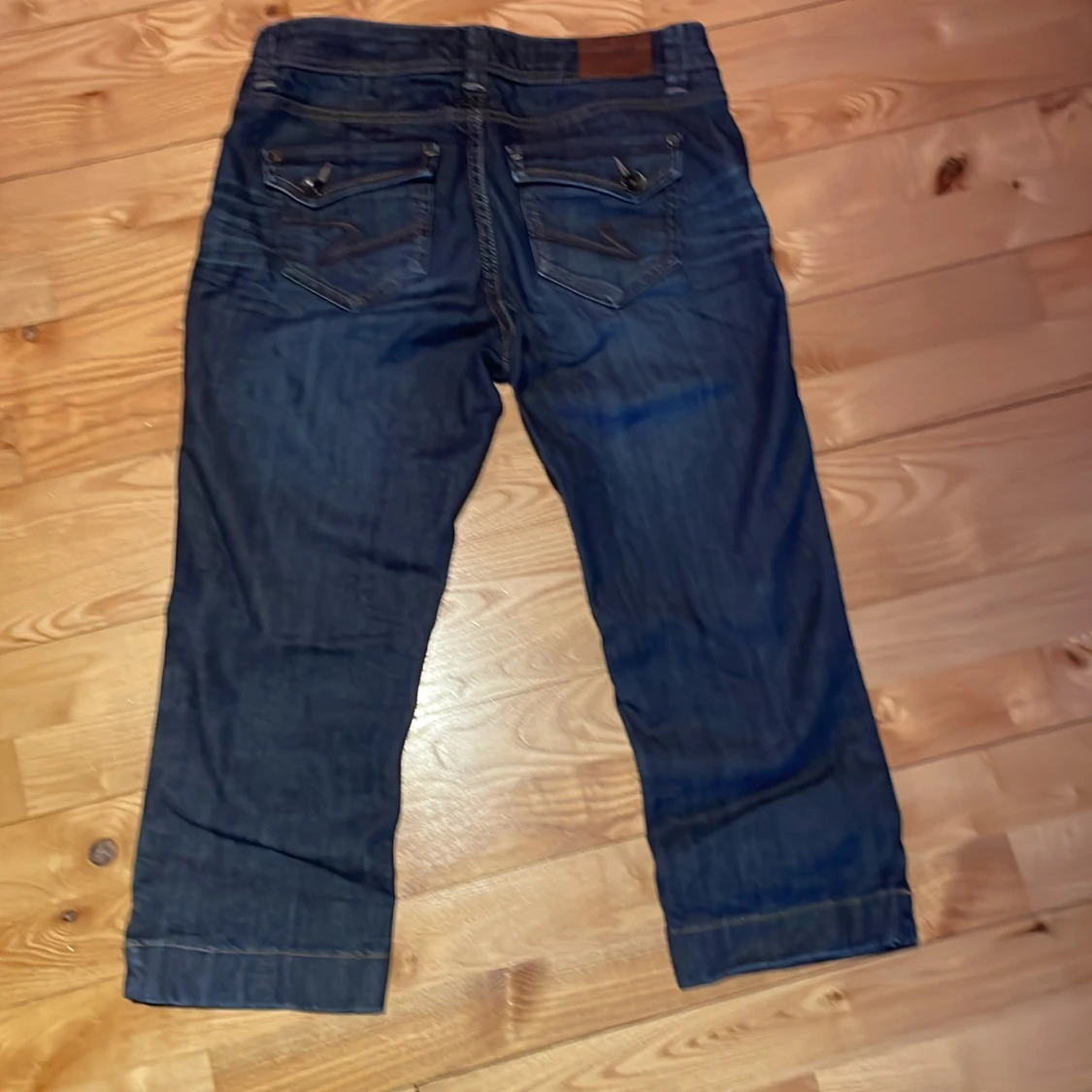 Mörkblå 3/4-långa jeansbyxor från Esprit - 91
