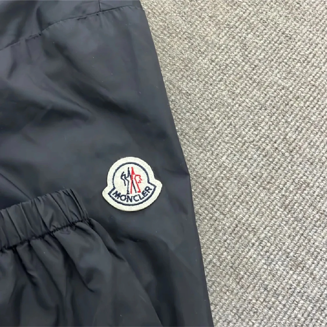 Svart Moncler Windbreaker - 90