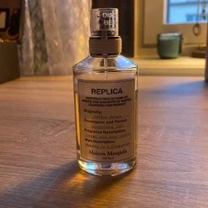 Replica Coffee Break - Maison Margiela Replica Coffee Break parfym. Noter av lavendel, vanilj och kaffe. Doftar jättegott och är unisex. Jag köpte den för 1600kr mitt pris är 599. 
