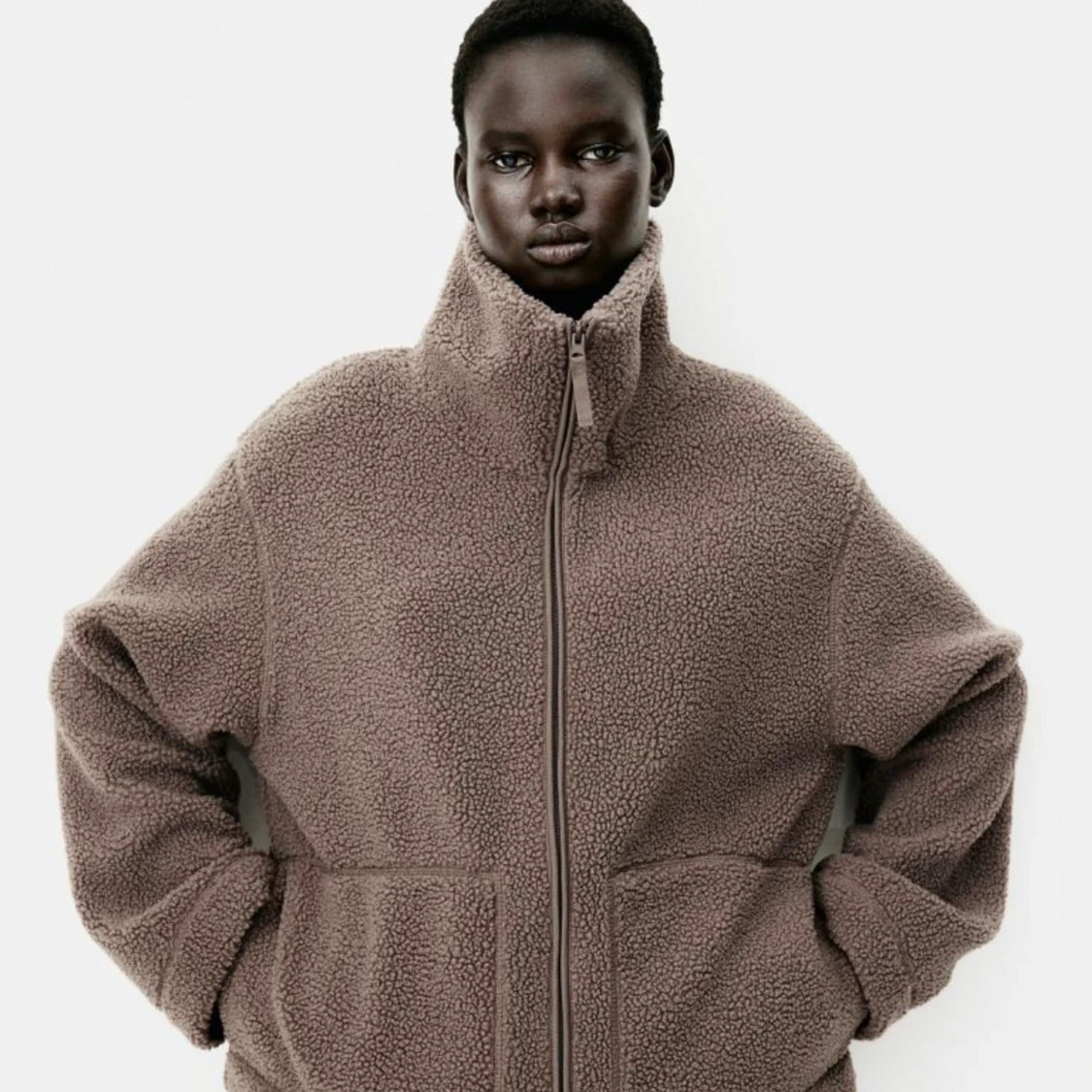 Brun teddyjacka med dragkedja