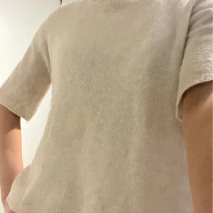 Stickad tröja - Stickad tshirt, nypris var 699kr