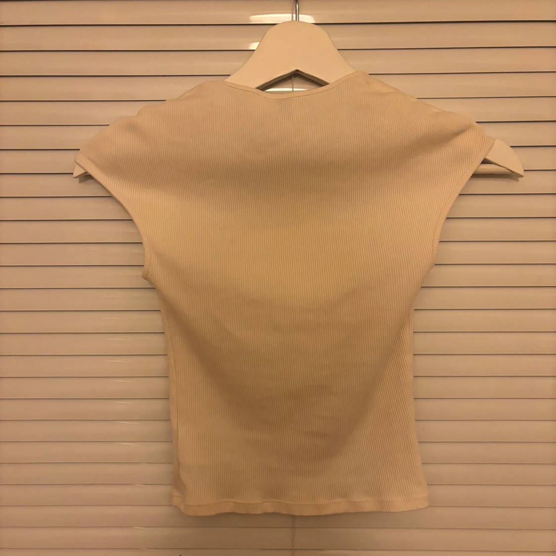 Beige ribbad topp - 90