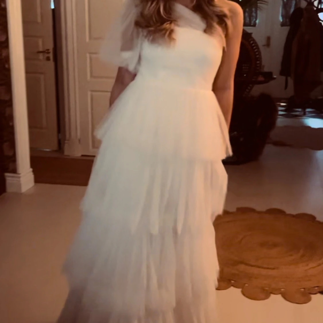 Vit axelbandslös långklänning - 90