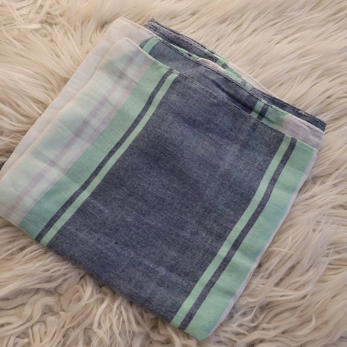 Randig halsduk från Alive