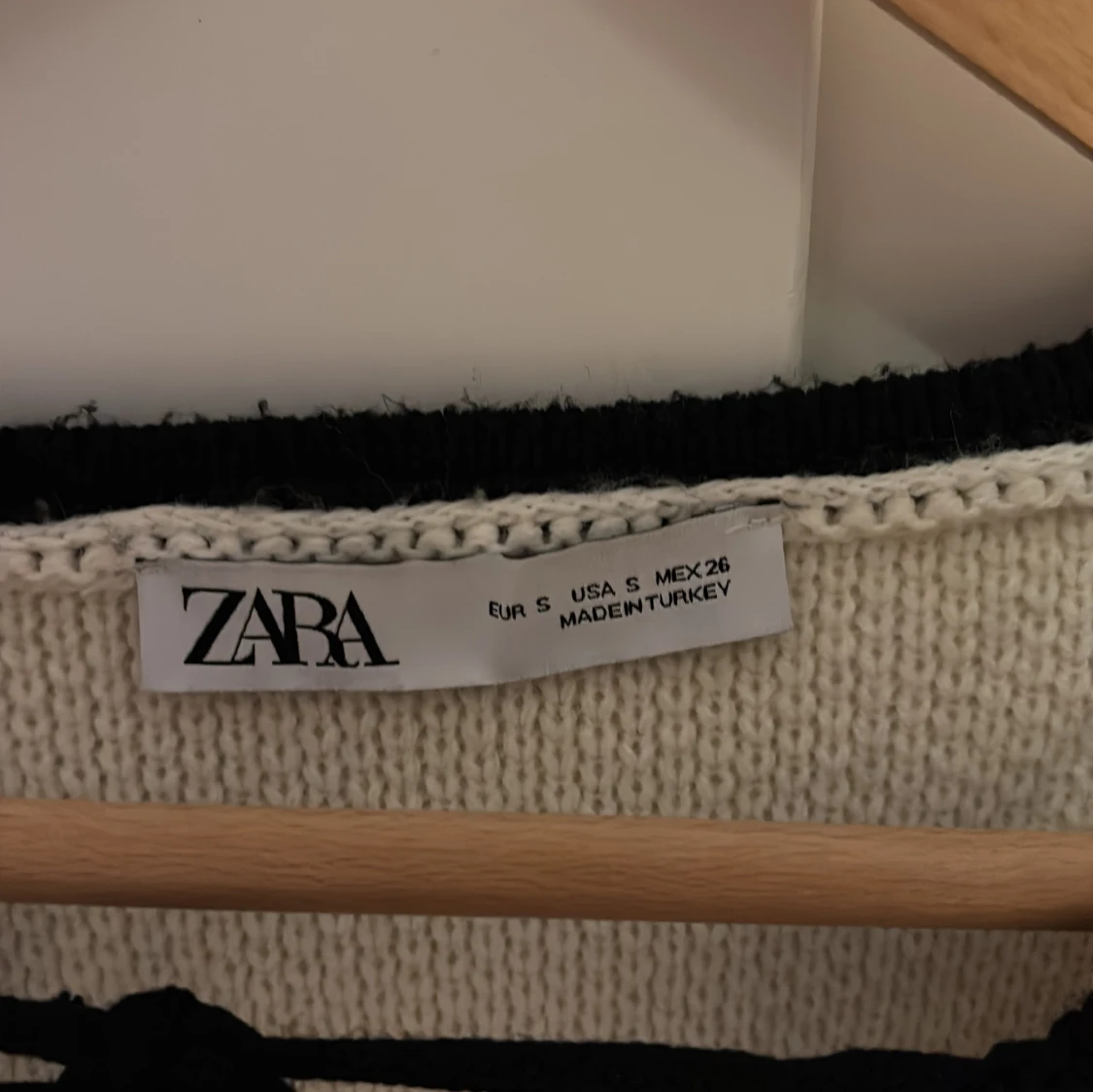 Beige stickad kofta från Zara - 91