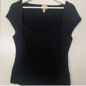 Svart ribbad topp - Söt topp