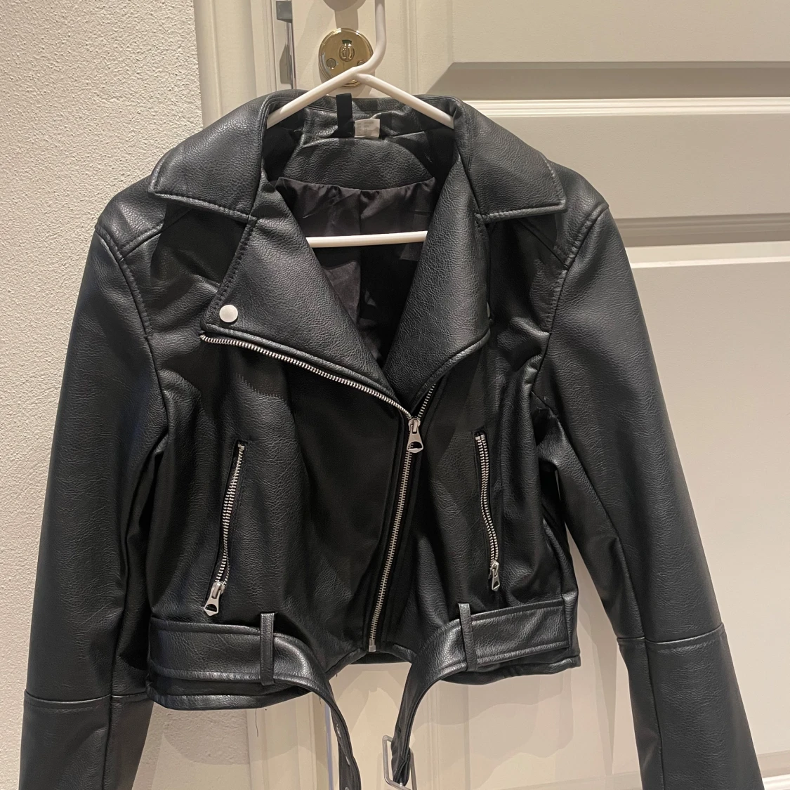 Svart skinnjacka från H&M