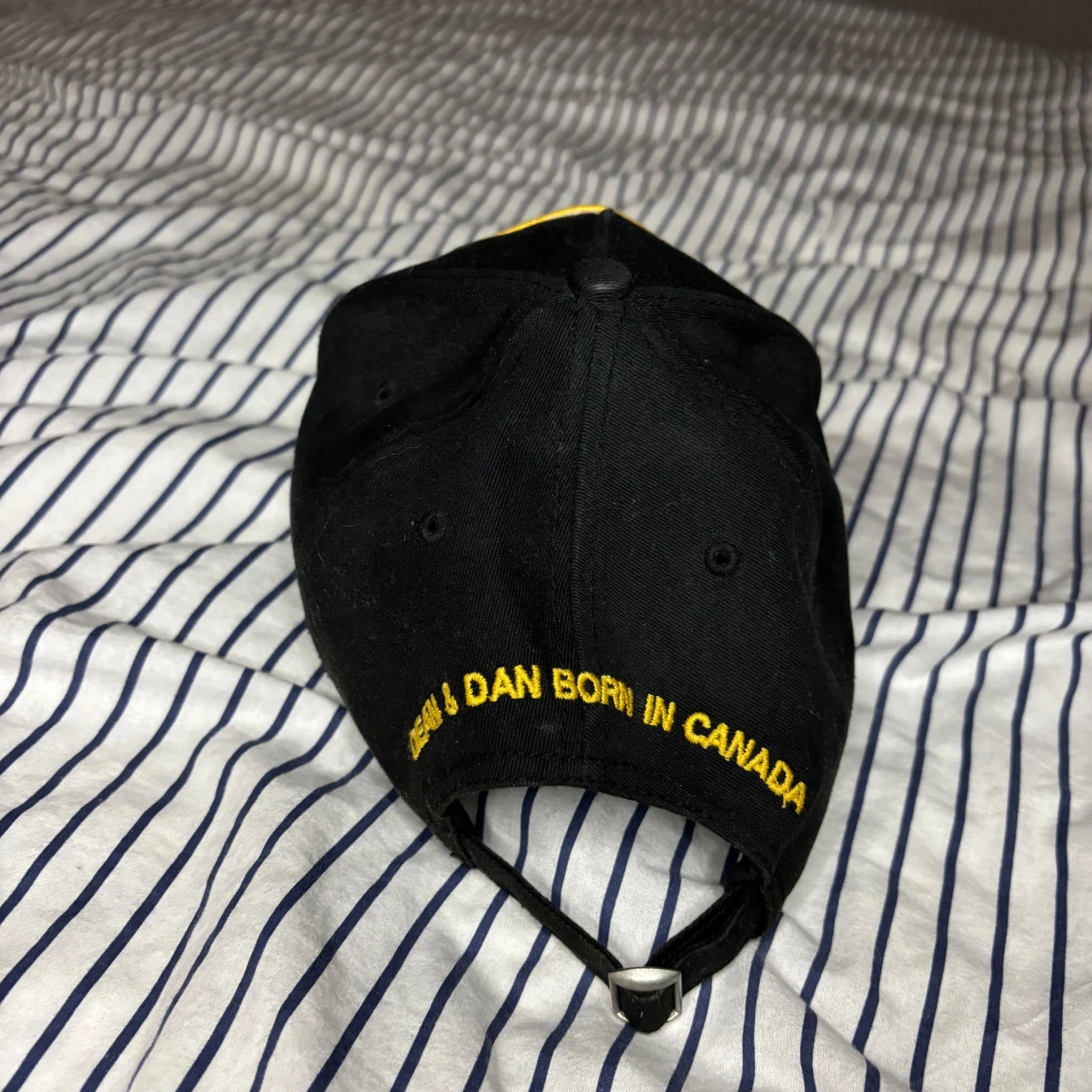 Svart keps Dsquared2 - 90