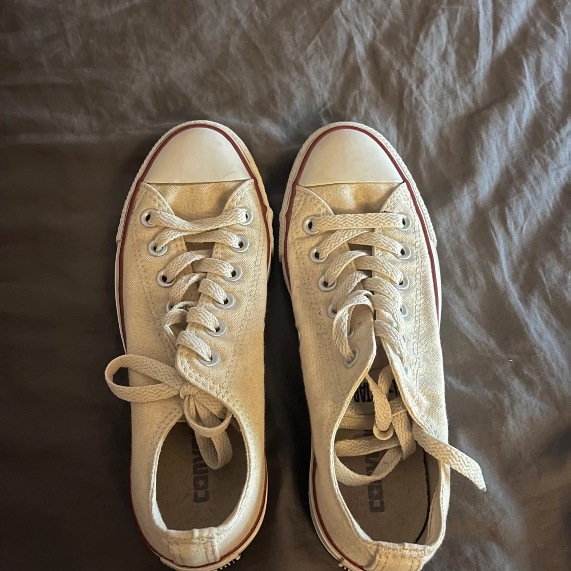Vita skor från Converse