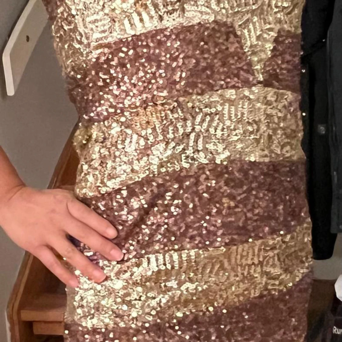 Glittrig paljettklänning - 90
