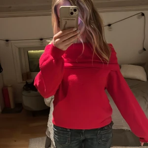 Rosa offshoulder tröja - Snygg offshoulder som knappt är använd💗i storlek XS