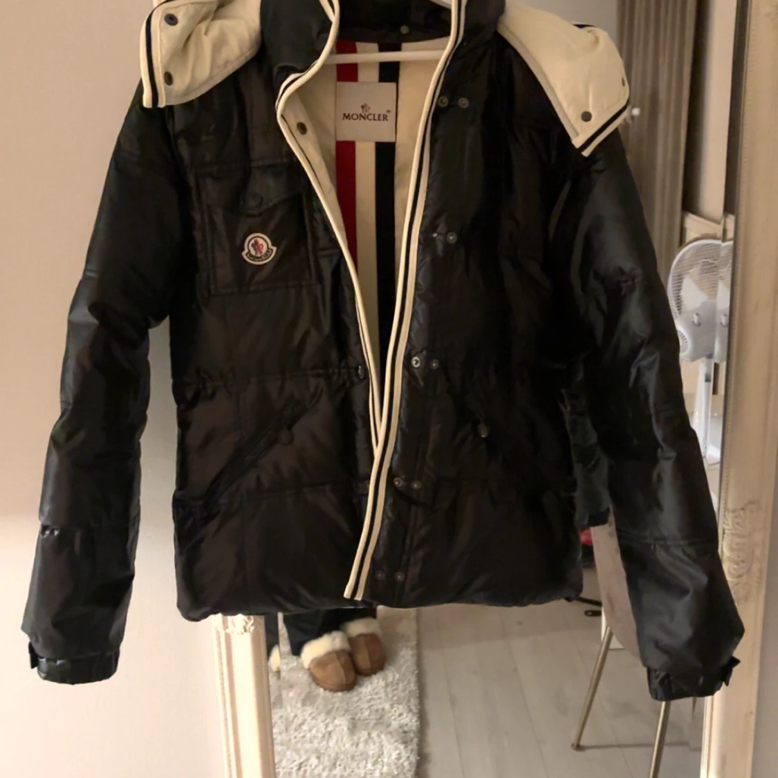 Svart dunjacka från Moncler - 91