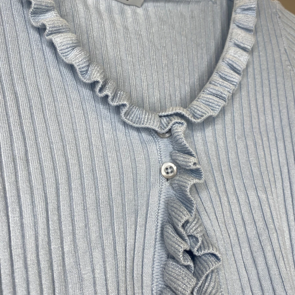 Ljusblå ribbad topp från Chiquelle - 91