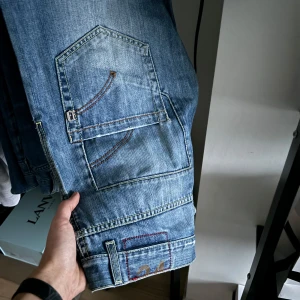 Dondup jeans - Säljer nu dessa feta dondup jeans i en mer baggy modell. De är helt nya och i size 34! Hör av dig vid eventuella frågor✌🏼