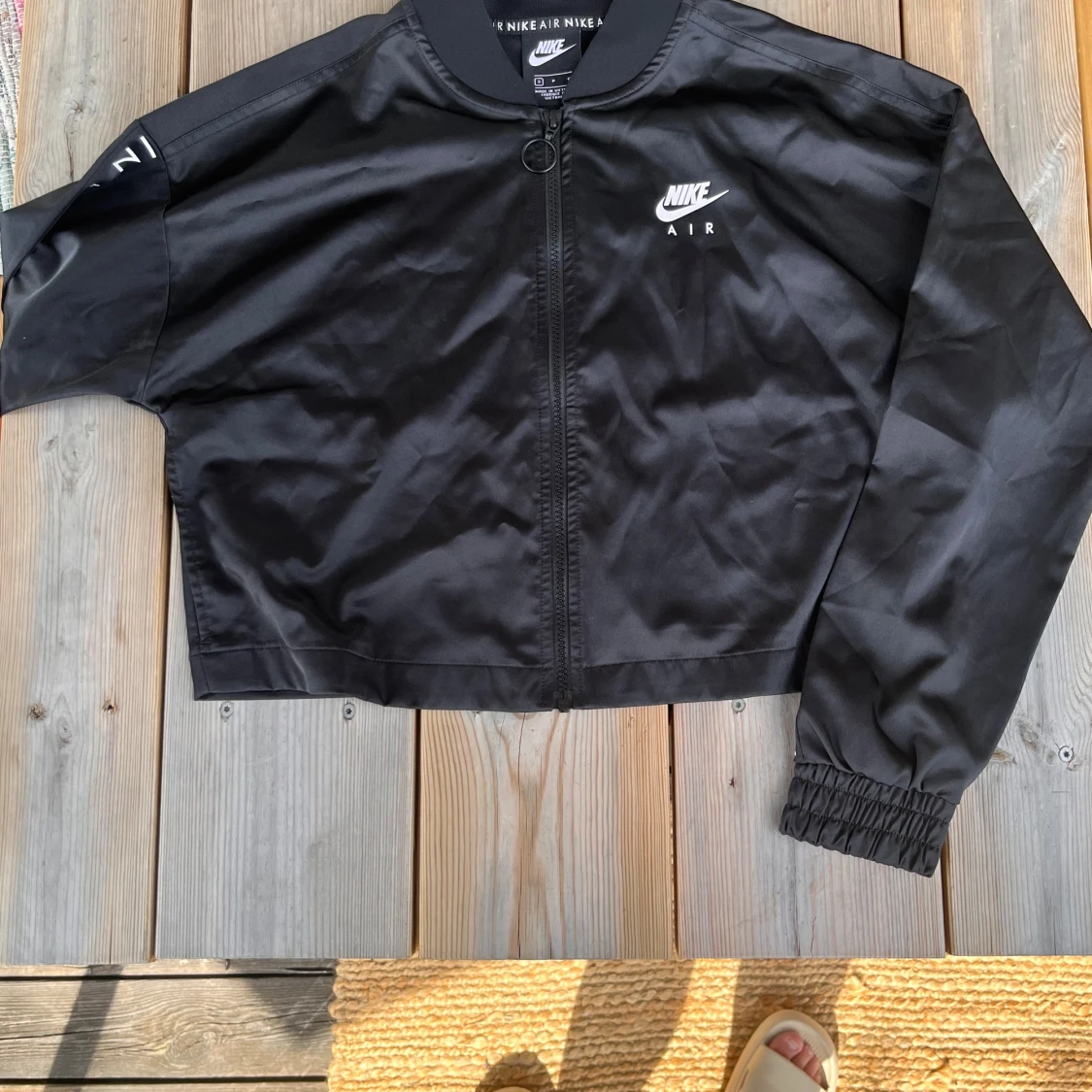 Svart bomberjacka från Nike Air