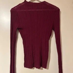 Röd tröja - Helt oanvänd 💞