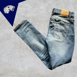 LEAN DEAN NUDIE  - Nudie jeans Lean Dean | Skick: 9/10 | Strl W30 L32 | Modellen är 182cm | Hör av dig om du undrar någonting!
