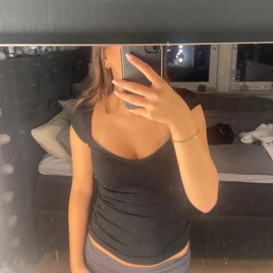 Populär Nelly T-shirt - Endast testad, stl xxs men skulle säga passar xs