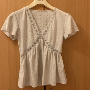 Topp  - Aldrig använd bra skick ingen användning!💗