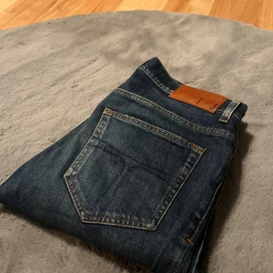 Tiger of Sweden jeans  - | Säljer nu ett par tvärfeta tiger of Sweden jeans! | Märke: Tiger of Sweden | Model: Evolve | storlek: 31/34 ( sitter mer som 30/32 ) | skick: 9/10 | kan gå ner i pris vid snabbare affär |