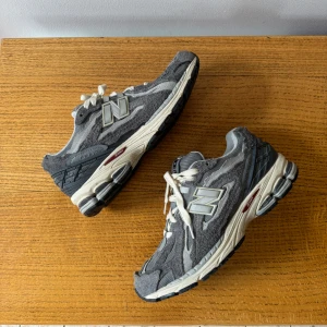 New balance 1906D protection pack - Nästan helt nya använd ett få tal gånger, inga fel med dom. Ny pris runt 2500. 