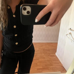 Lågmidjade linnebyxor - Jättefina lågmidjade linnebyxor från bershka men som tyvärr inte kommer till användning. Aldrig använda.