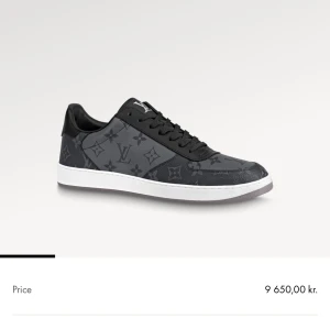 Louis Vuitton Rivoli Trainers - Storlek 42  Kvitto finns 