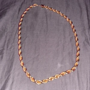 cordell guld halsband - säljer fint guld cordell halsband som ej används köpte nånstans för runt 1000 väldigt fint skick