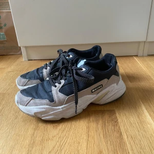 Björn Borg skor - Skor från Björn Borg, storlek 38   Slitage finns, se bilder