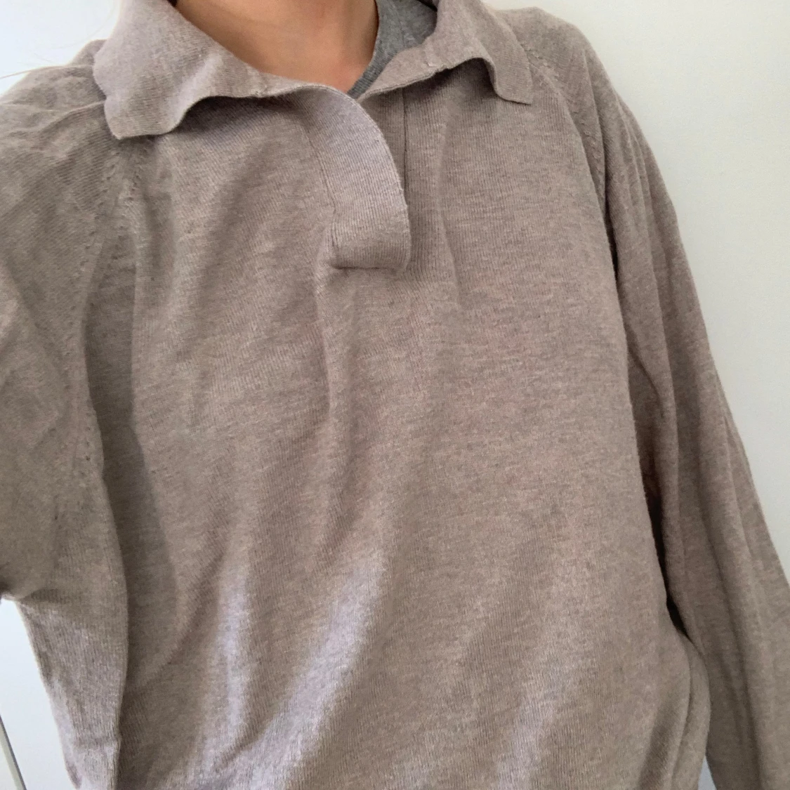 Beige tröja med krage - från Cubus - 1