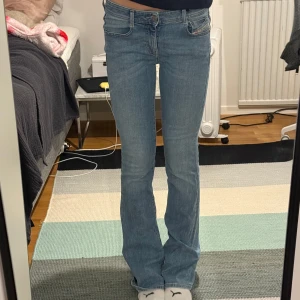 Jeans - Jättesnygga jeans från diesel! Storlek 25, midjemåttet är 72 cm och innerbenslängden 81 cm ungefär❤️ som nya, nypris 1500 ungefär 