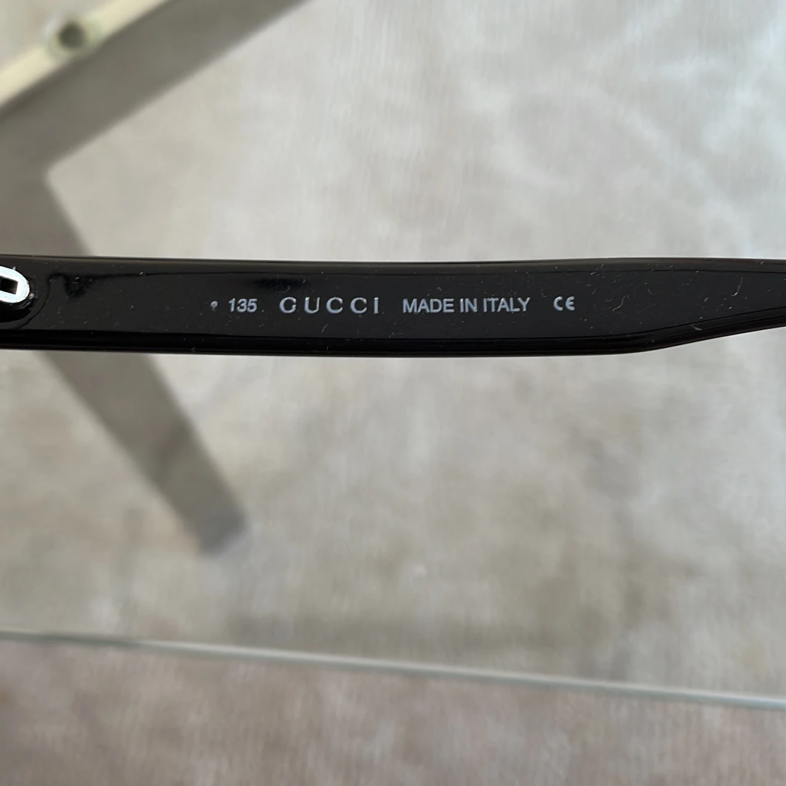 Svarta solglasögon från Gucci - 2