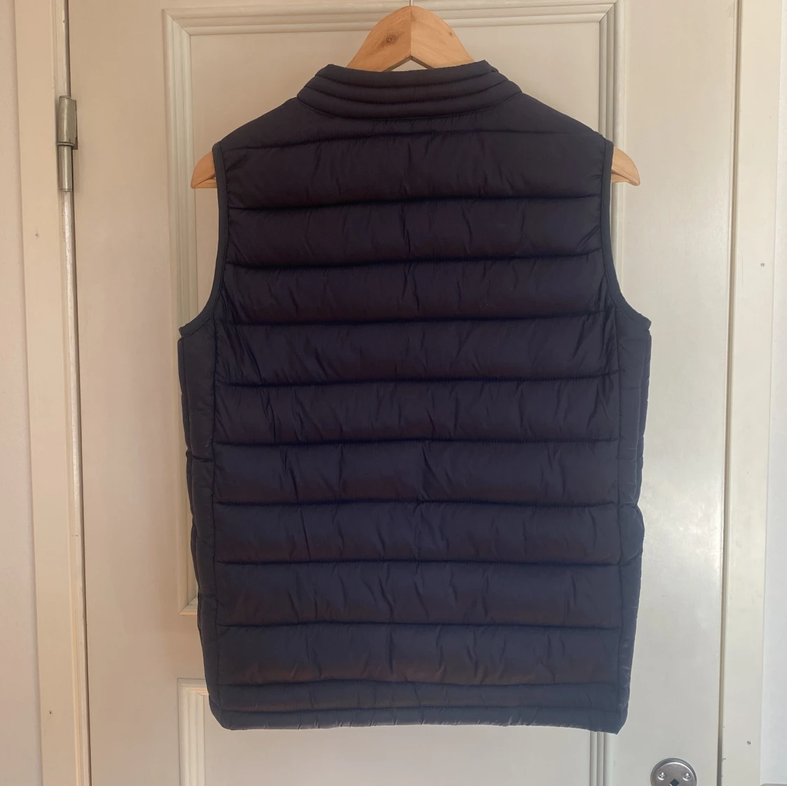 Mörkblå dunväst från MNG - 1